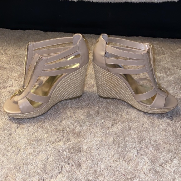 Tan Guess Wedge Heels - Picture 3 of 8